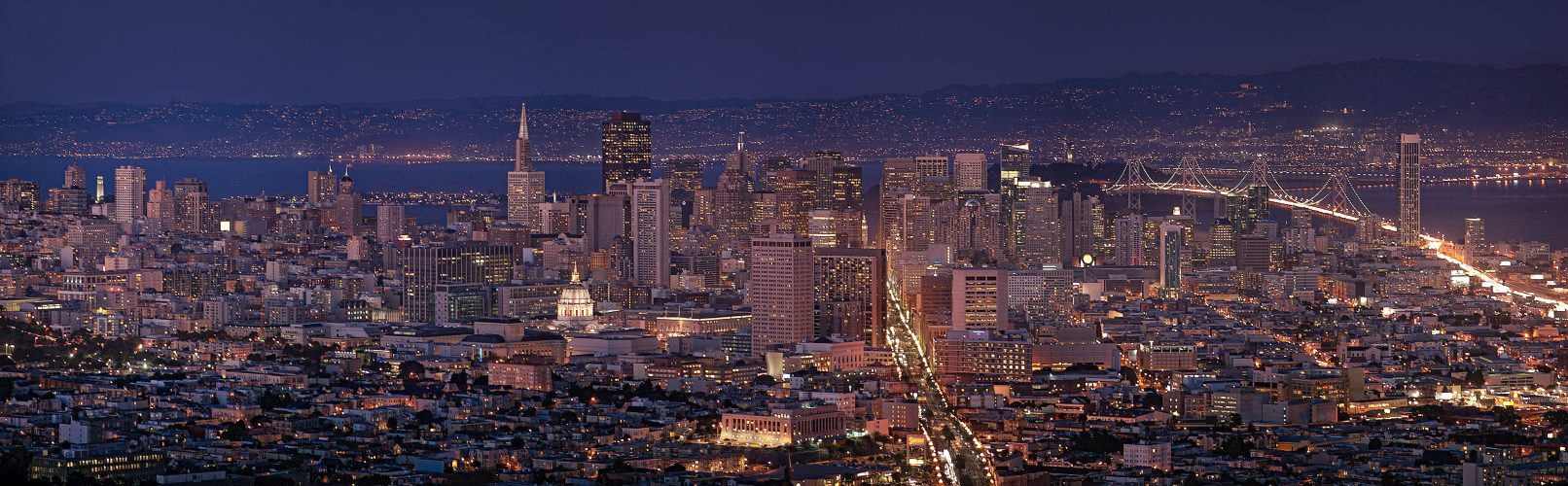View of San Francisco from Twin Peaks at night