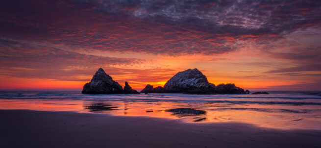 Sunset over Pacific Ocean, Ocean Beach near Cliff House, San Francisco