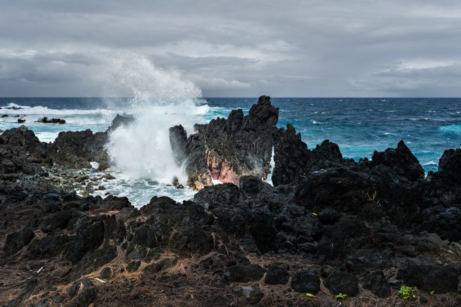 Hawaii wave crashing into rocks