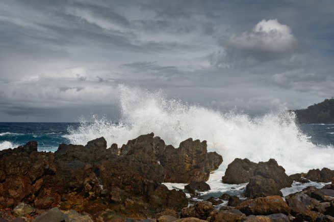 Hawaii wave crashing into rocks
